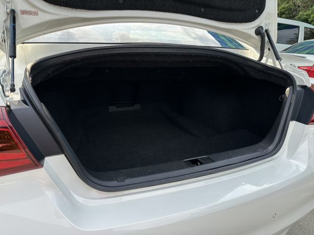 16年式 小改款 Q70 市場稀有白色 實跑5萬公里 全車原版件 (永大店)  第7張相片