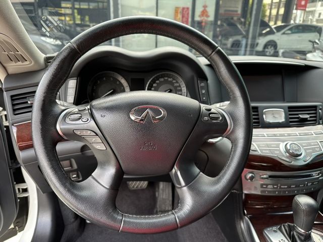 16年式 小改款 Q70 市場稀有白色 實跑5萬公里 全車原版件 (永大店)  第11張相片