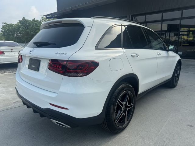 GLC300 SUV AMG 夜色套件 選配表請入內 全車原版件 (新市店)  第2張相片