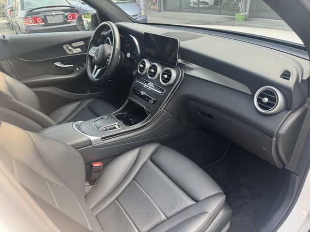GLC300 SUV AMG 夜色套件 選配表請入內 全車原版件 (新市店)  第9張相片