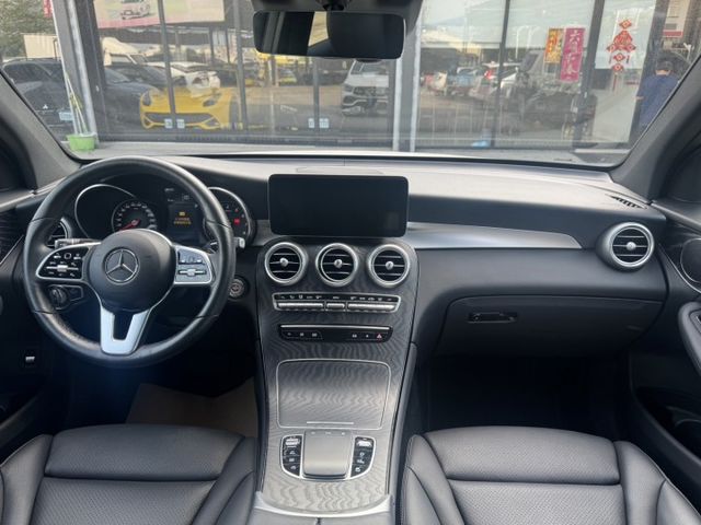 GLC300 SUV AMG 夜色套件 選配表請入內 全車原版件 (新市店)  第10張相片