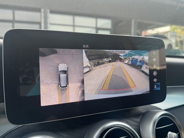 GLC300 SUV AMG 夜色套件 選配表請入內 全車原版件 (新市店)  第15張相片