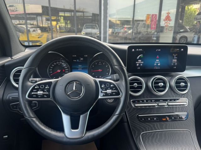 GLC300 SUV AMG 夜色套件 選配表請入內 全車原版件 (新市店)  第16張相片