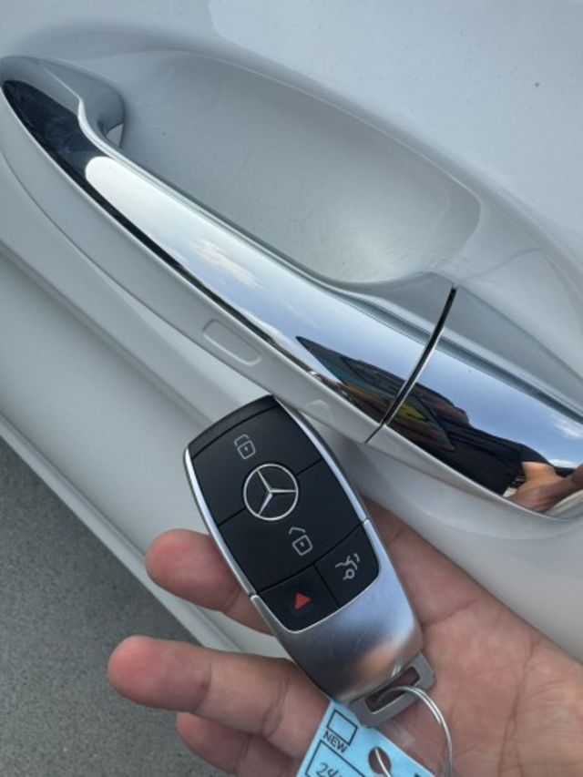 GLC300 SUV AMG 夜色套件 選配表請入內 全車原版件 (新市店)  第17張相片