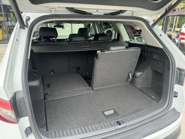 2.0 TSI 4x4尊榮版 七人座 原廠數位儀表 全車原版件 里程保證 (新市店)  第7張相片