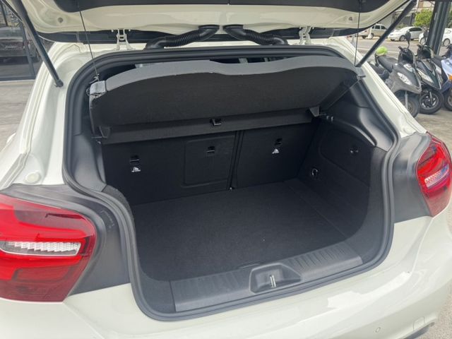 A180 AMG Line 僅跑7.1萬公里 全車原版件 (新市店)  第7張相片