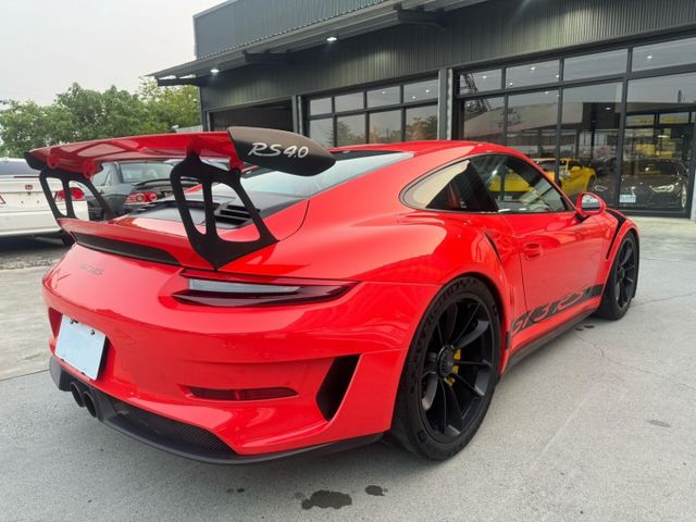 GT3 RS 已升級原廠991.2套件 挺舉 陶煞 防滾籠 碳纖維桶椅 計時套件 AK排氣  第2張相片