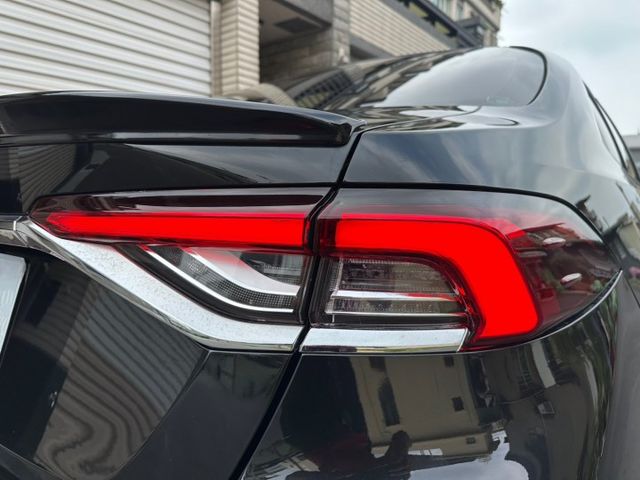 尊爵版 免key 跟車 數位儀表 盲點 LED尾燈 全車原版件 里程保證 ( 永大店 )  第5張相片