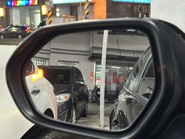 尊爵版 免key 跟車 數位儀表 盲點 LED尾燈 全車原版件 里程保證 ( 永大店 )  第17張相片