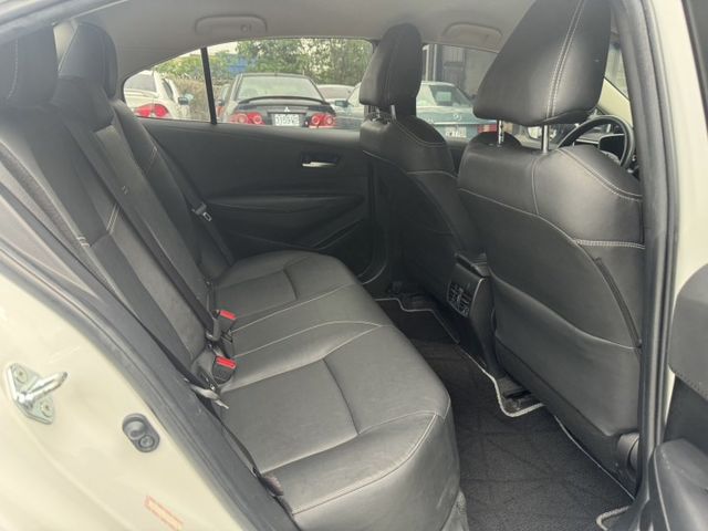 一手車 豪華版 僅跑5.9萬 ACC跟車 恆溫 盲點 鋁圈 全車原版件 ( 新市店 )  第8張相片