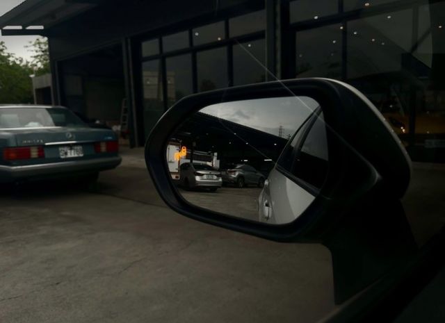 一手車 豪華版 僅跑5.9萬 ACC跟車 恆溫 盲點 鋁圈 全車原版件 ( 新市店 )  第15張相片