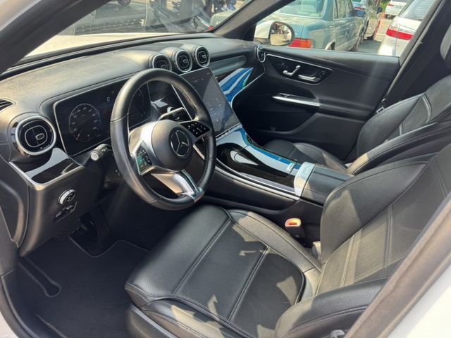 GLC300 SUV大改款 實跑4萬公里 盲點 自動停車 氣氛燈 Car play 全車原版件 ( 新市店 )  第5張相片