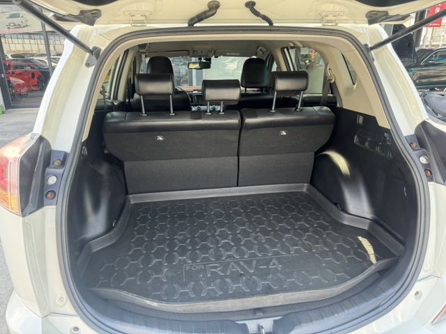 16年式 2.0豪華版 實跑8.4萬公里 LED頭燈 免KEY 定速 恆溫 電動椅 倒車影像 全車原版件 ( 新市店 )  第7張相片