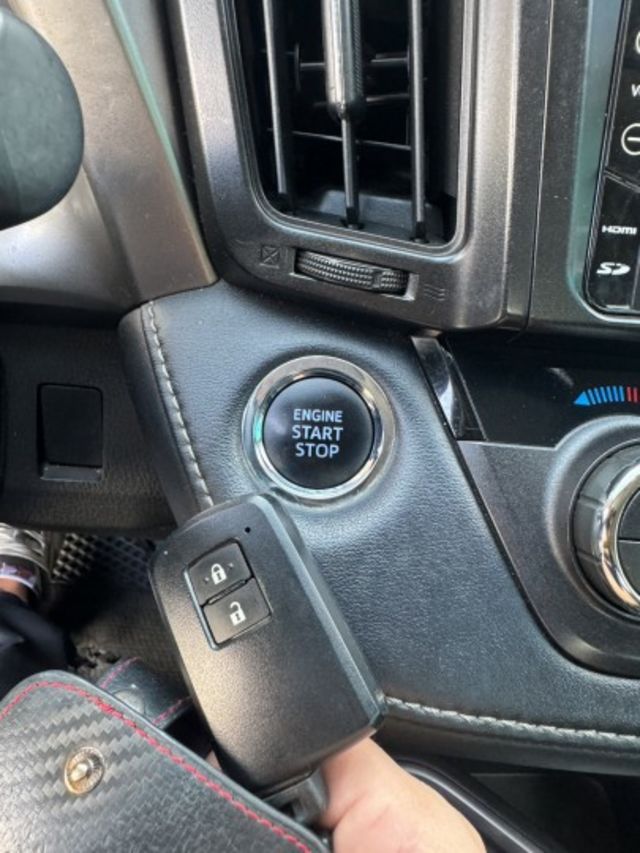 16年式 2.0豪華版 實跑8.4萬公里 LED頭燈 免KEY 定速 恆溫 電動椅 倒車影像 全車原版件 ( 新市店 )  第14張相片