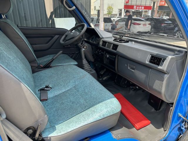 實跑9.9萬公里 帆布遮雨棚 回去直接載貨賺錢好幫手 全車原版件  第7張相片