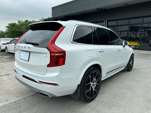 T8 七人座 僅跑3.6萬公里 氣壓懸吊 Akebono阿基波羅前十後四 BC21吋鍛造鋁圈 全車原版件 (新市店)  第2張相片