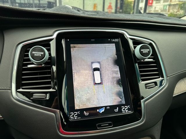 T8 七人座 僅跑3.6萬公里 氣壓懸吊 Akebono阿基波羅前十後四 BC21吋鍛造鋁圈 全車原版件 (新市店)  第16張相片