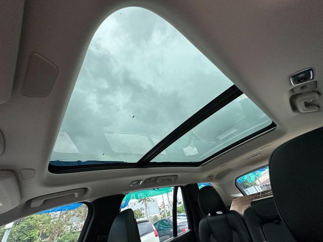 T8 七人座 僅跑3.6萬公里 氣壓懸吊 Akebono阿基波羅前十後四 BC21吋鍛造鋁圈 全車原版件 (新市店)  第18張相片