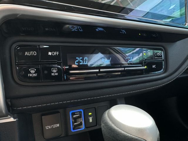 小改款 豪華版 雙圓表 免key 定速 恆溫 影音系統  全車原版件 里程保證 (新市店)  第17張相片