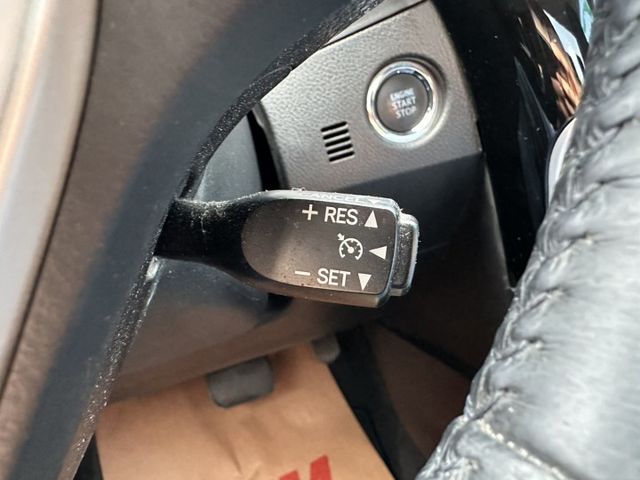 小改款 豪華版 雙圓表 免key 定速 恆溫 影音系統  全車原版件 里程保證 (新市店)  第18張相片