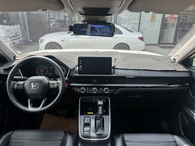 S版 一手車 僅跑3.3萬公里 跟車 盲點 環景 雙電動椅 電動尾門 全車原版件 (新市店)  第10張相片