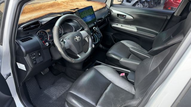 E版 定速 恆溫 影音系統 七人座 家庭用車首選 (新市店)  第5張相片