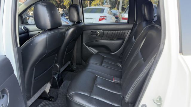 行家皮椅版 代步車首選 空間大 全車原版件 里程保證  第6張相片