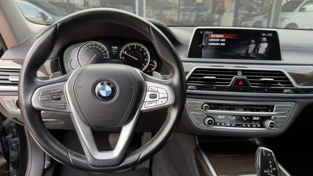 改後期款M760樣式套件 全新20吋鋁圈 全新輪胎 漏水通病預防性已更換全車水管水箱 里程保證  第12張相片