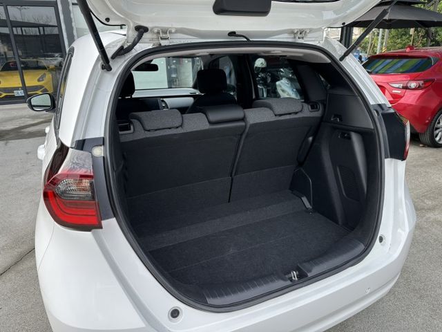 HEV油電 一手車 原廠保養 新車保固中 全車原版件  第7張相片