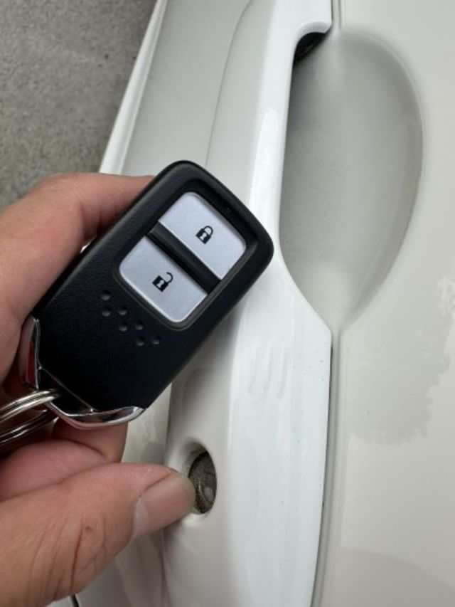 HEV油電 一手車 原廠保養 新車保固中 全車原版件  第13張相片