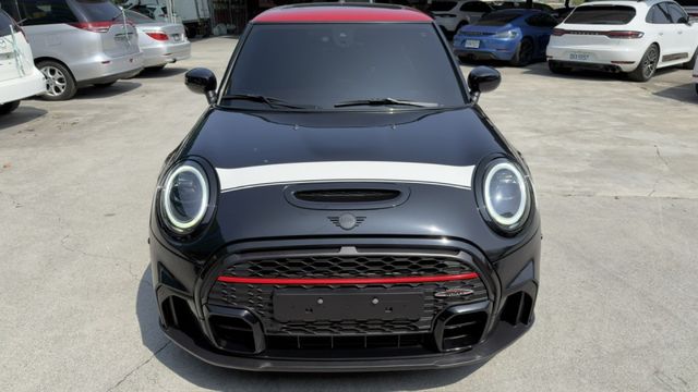 JCW Pat Moss Edition全球限量800台 僅跑1.8萬 全車犀牛皮 全車原版件  第4張相片