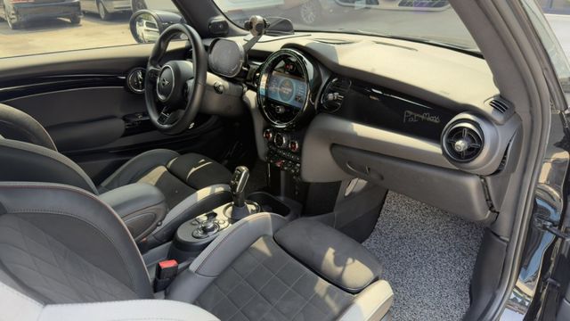JCW Pat Moss Edition全球限量800台 僅跑1.8萬 全車犀牛皮 全車原版件  第9張相片