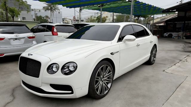 18年式 Flying Spur V8S 日本限量層雲版 全球限量20台 頂級四門豪車  第1張相片