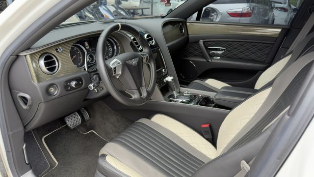 18年式 Flying Spur V8S 日本限量層雲版 全球限量20台 頂級四門豪車  第5張相片