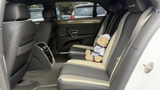 18年式 Flying Spur V8S 日本限量層雲版 全球限量20台 頂級四門豪車  第6張相片