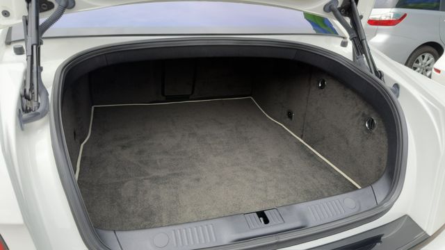 18年式 Flying Spur V8S 日本限量層雲版 全球限量20台 頂級四門豪車  第7張相片