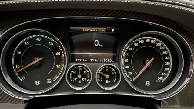 18年式 Flying Spur V8S 日本限量層雲版 全球限量20台 頂級四門豪車  第16張相片