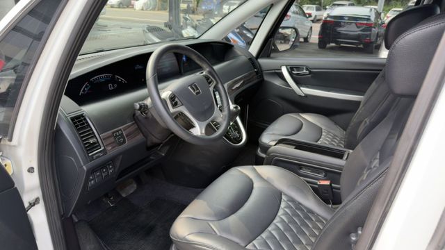 七人座 僅跑10萬公里 雙電滑門 全車原版件 里程保證  第5張相片