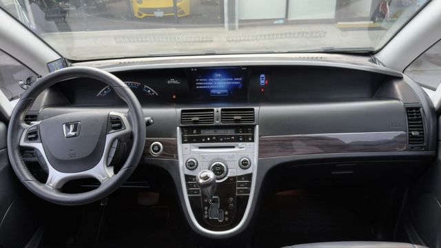 七人座 僅跑10萬公里 雙電滑門 全車原版件 里程保證  第10張相片