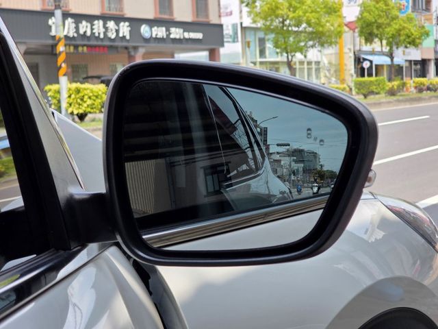 1.5T 旗艦版 實跑4.4萬公里 全速域跟車 全景天窗 電動尾門 電動椅 盲點 全車原版件  第13張相片