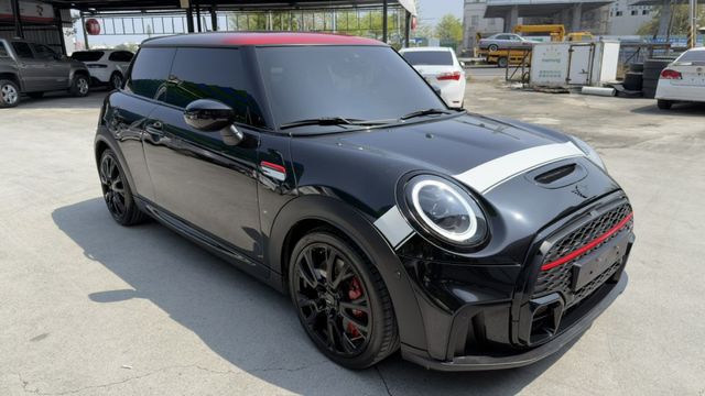 JCW Pat Moss Edition全球限量800台 僅跑1.8萬 全車犀牛皮 全車原版件  第3張相片