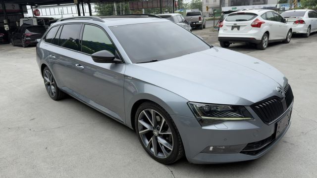 Super B Combi 2.0TSi Sport line 全車原版件 里程保證  第3張相片