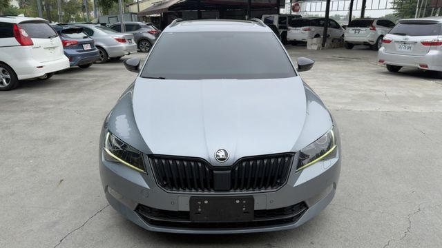 Super B Combi 2.0TSi Sport line 全車原版件 里程保證  第4張相片
