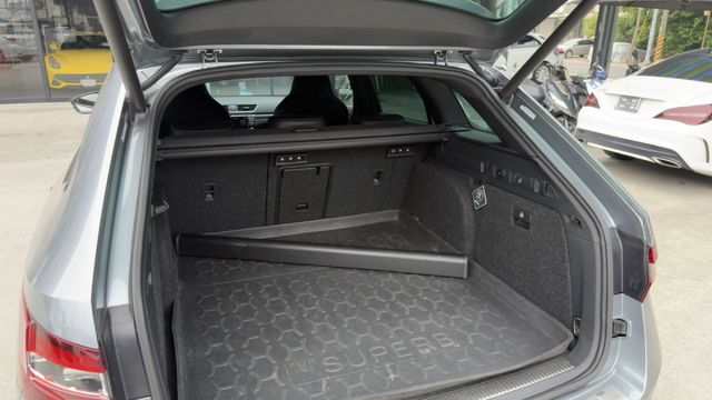 Super B Combi 2.0TSi Sport line 全車原版件 里程保證  第7張相片