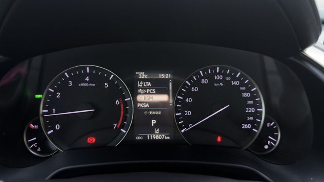 RX300 旗艦版 全速域跟車 全景天窗 馬克萊文森音響 環景 盲點 抬頭顯示 全車原版件  第17張相片