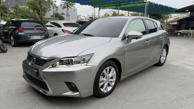原廠保養 內外漂亮 LED頭燈 360環景 免KEY 電動椅 Car play  第1張相片