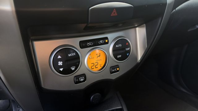 實跑11.4萬公里 恆溫空調 車頂行李架 皮椅 全車原版件 里程保證  第13張相片