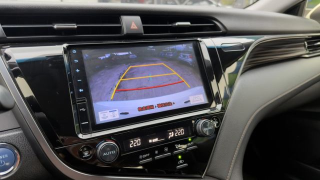 HYBRID油電 尊爵版 一手車 大電池原廠保固中 全車原版件 里程保證  第15張相片