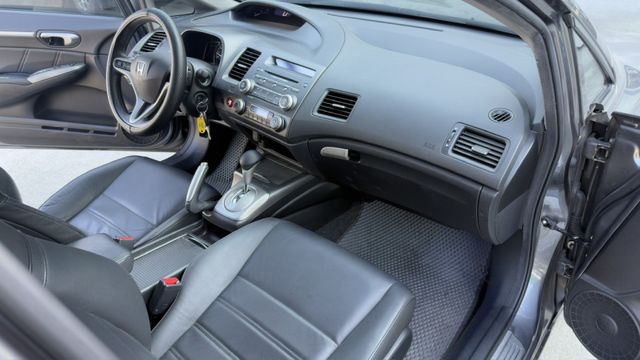 小改款 黑內裝 VTi-S 天窗 換檔快撥 HID頭燈 里程少 僅跑10萬公里 全車原版件  第9張相片