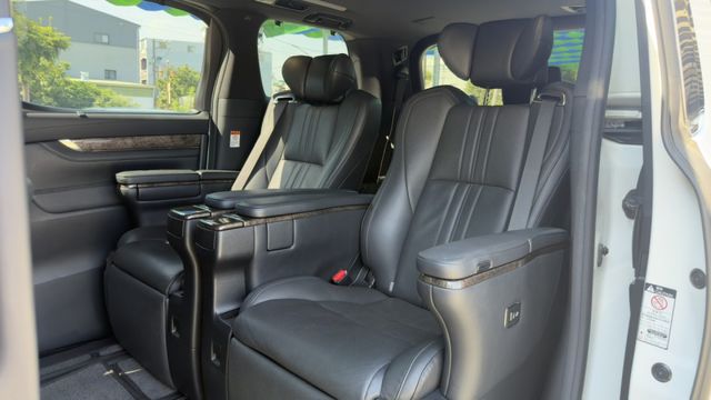2.5 Hybrid 一手車 七人座 全車原版件 里程保證  第6張相片